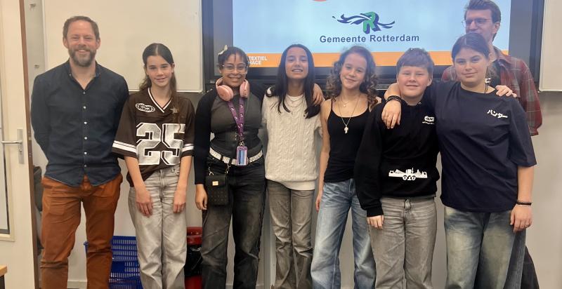 Klas van het Grafisch Lyceum krijgt gastles